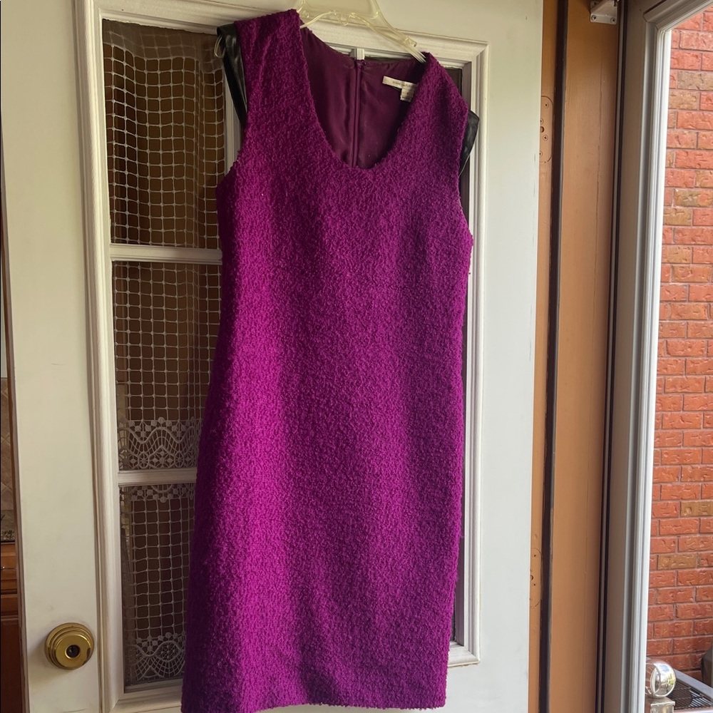 Diane Von Furstenberg Textured Magenta Sleeveless Sheath Dress